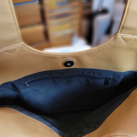 Guess - Silver G Shoulder Bag - Picture 4 of 13